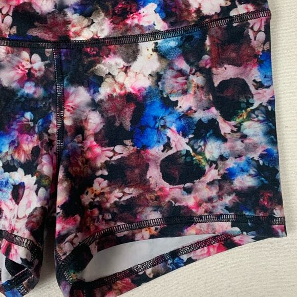 Fleo women's size small shorts lift athletic 3 in gym floral black Lulu athletic - Picture 4 of 7